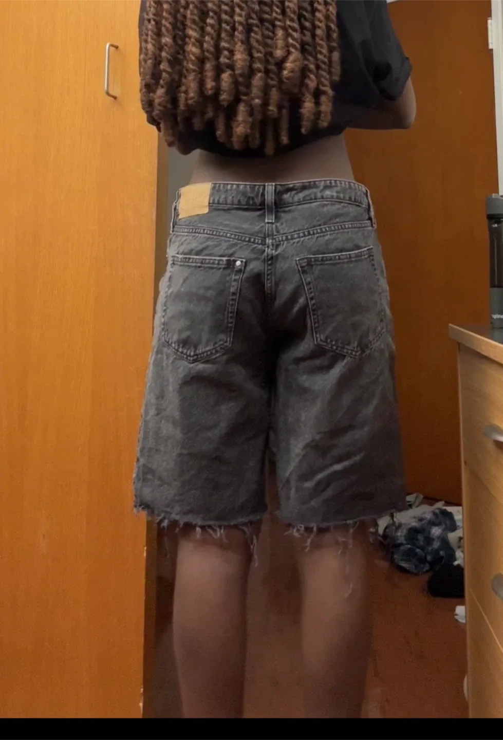 H&M Baggy Bermuda shorts image indicator(3)