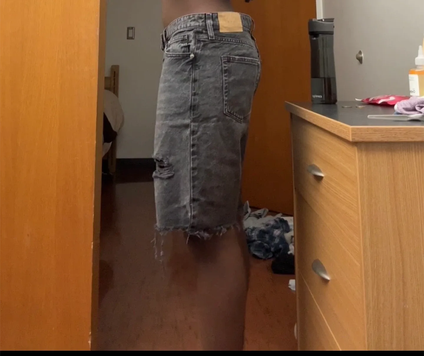 H&M Baggy Bermuda shorts image indicator(4)