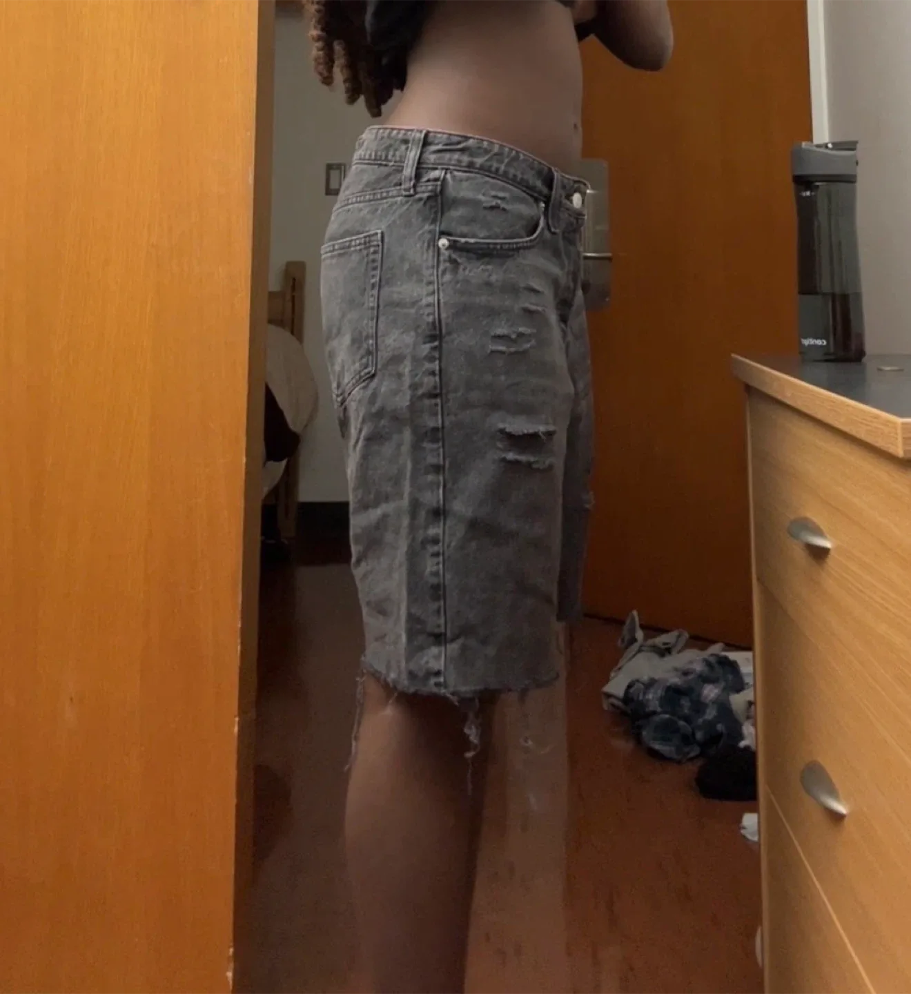 H&M Baggy Bermuda shorts image indicator(2)