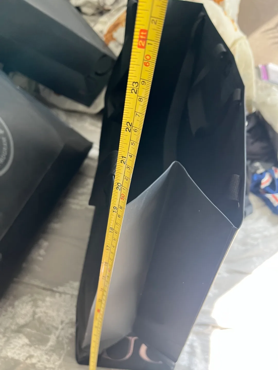 Moose Knuckles Black Shopping Bag image indicator(7)