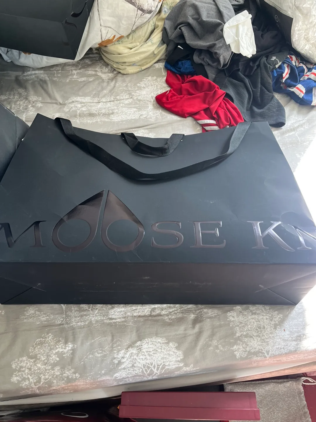 Moose Knuckles Black Shopping Bag image indicator(4)