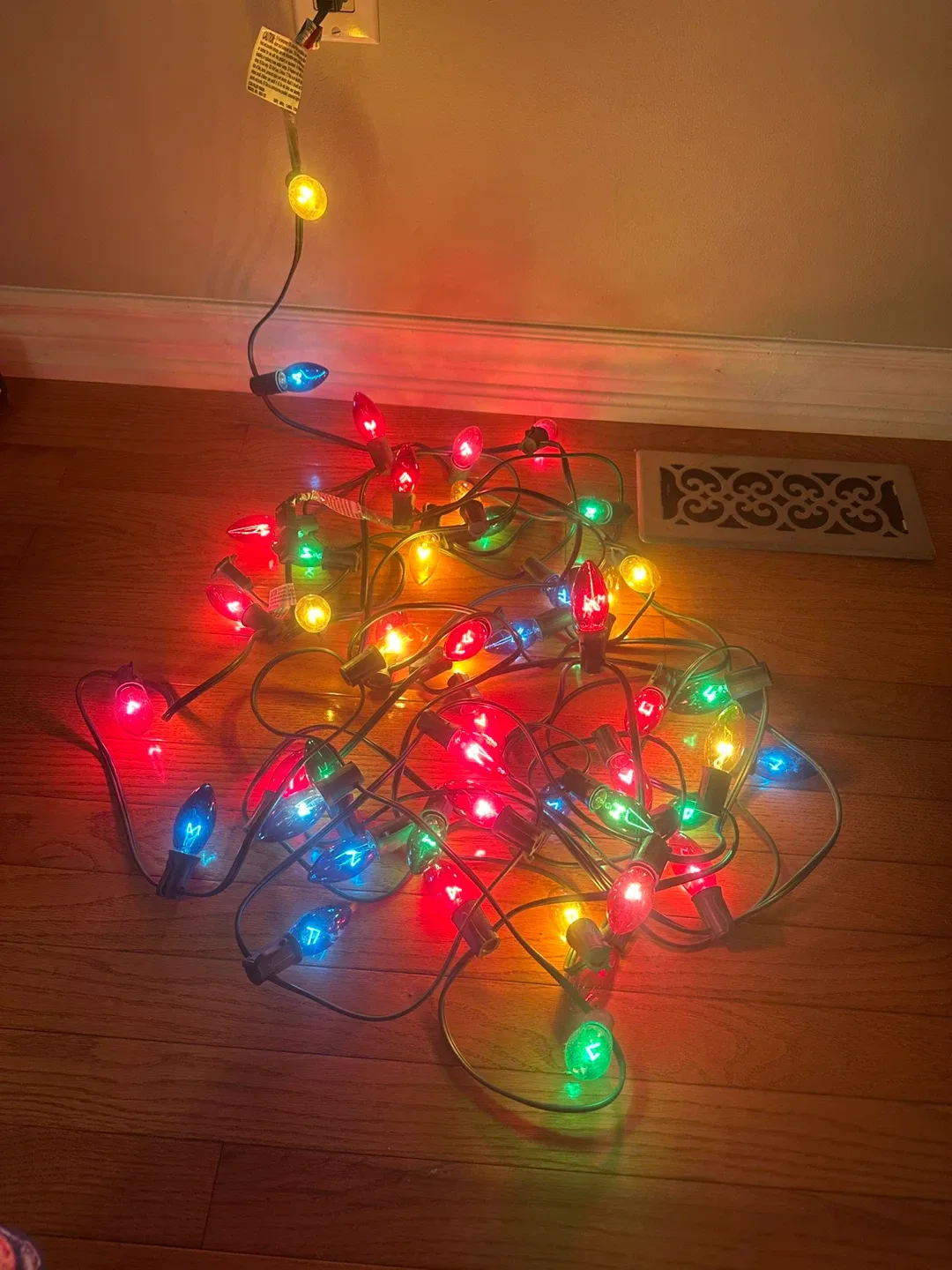 25 multicolored Christmas lights outdoor thumbnail
