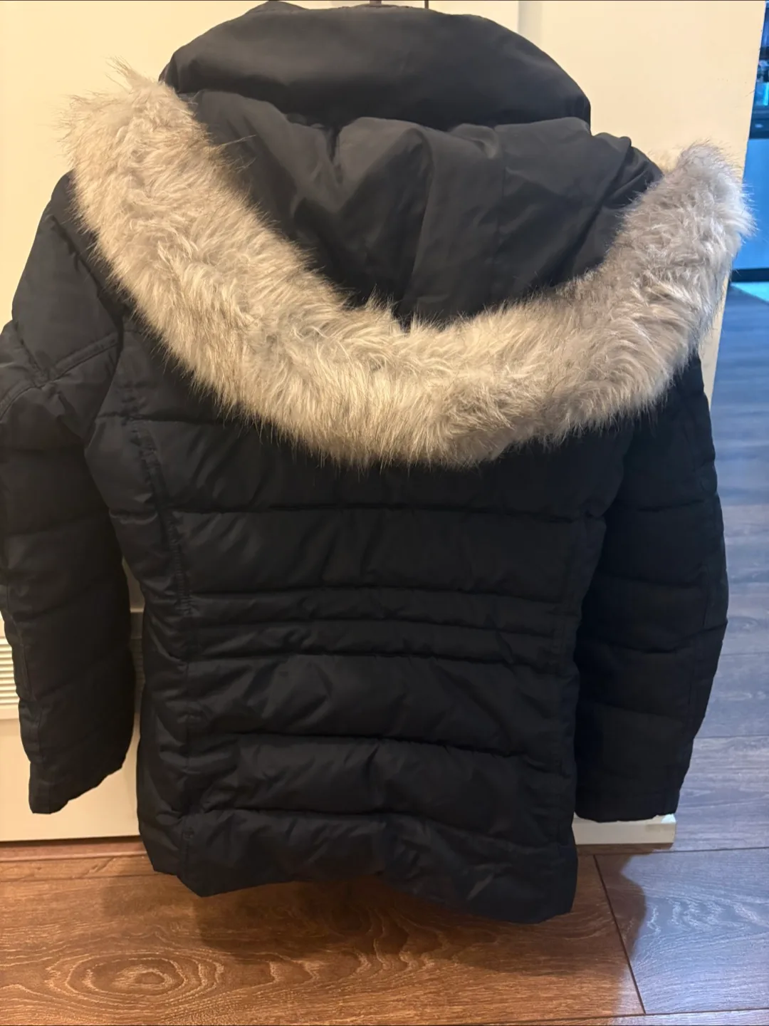 Tommy Hilfiger Black Puffer Jacket - Size M image indicator(2)