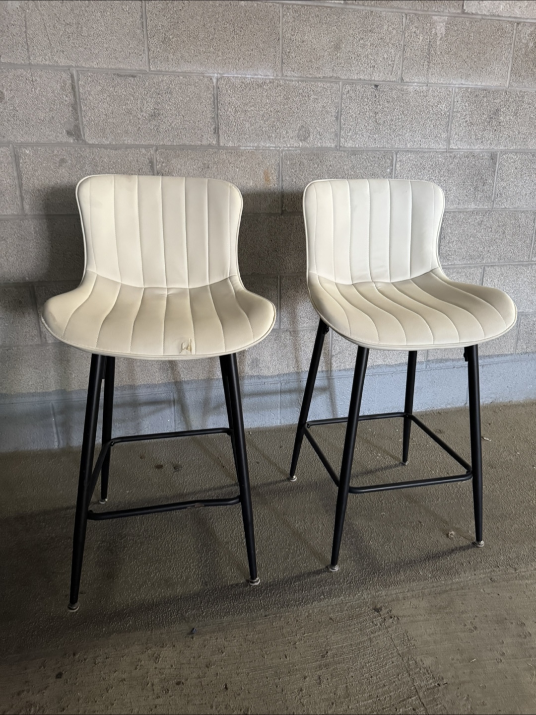 Set of 2 White Bar Stools - photo 3
