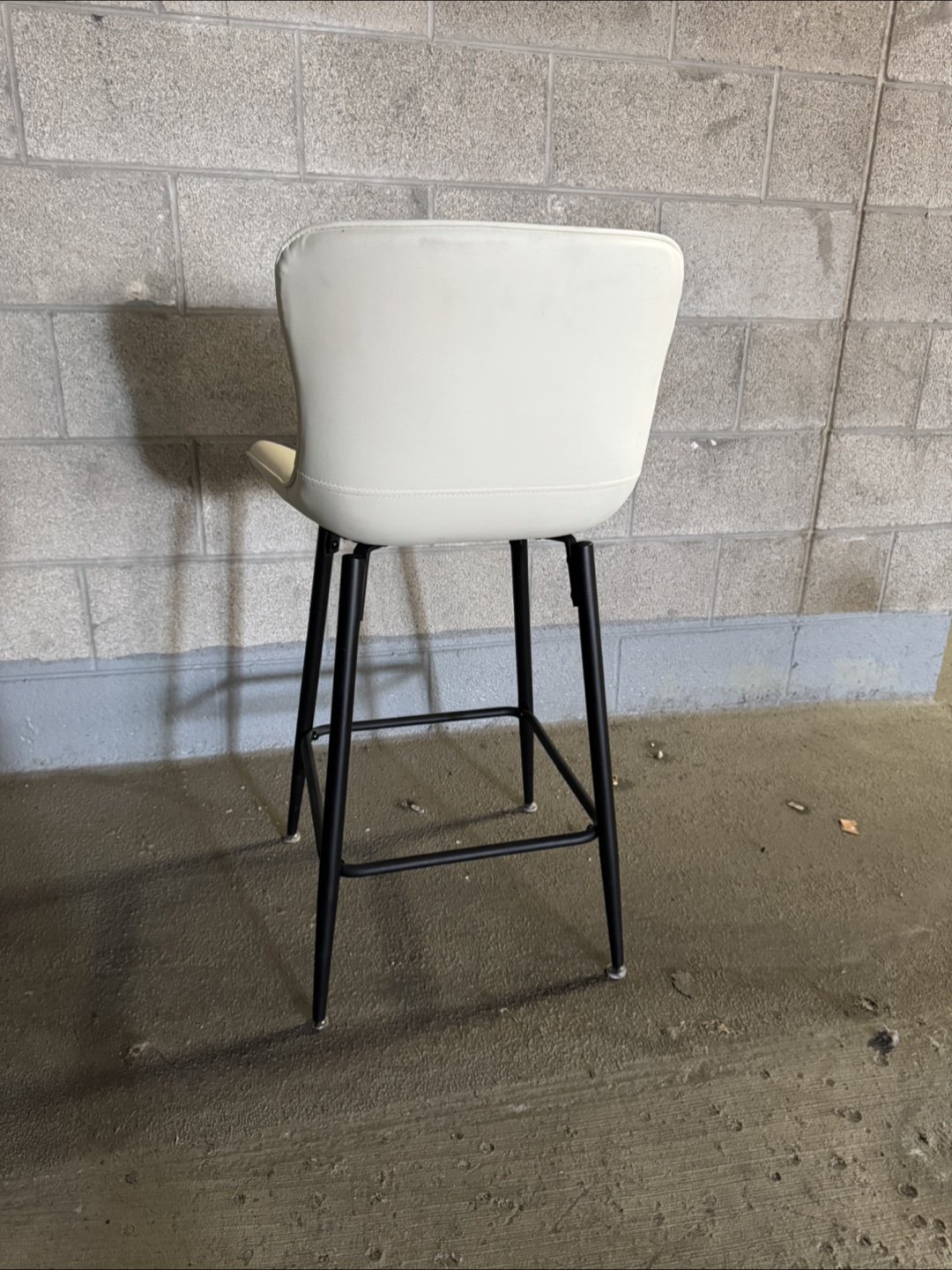 Set of 2 White Bar Stools - photo 4