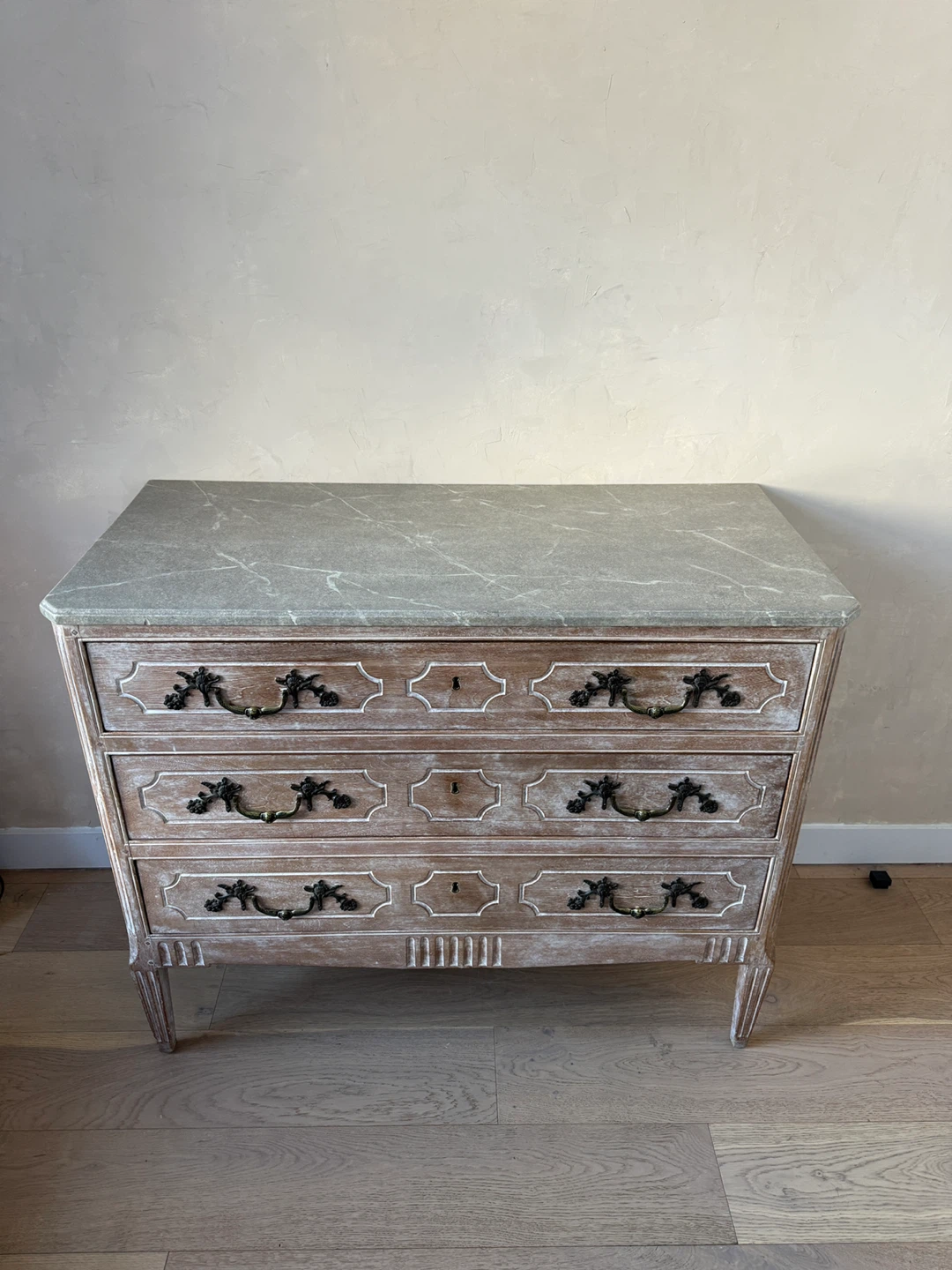 Vintage French Provincial Style Chest of Drawers