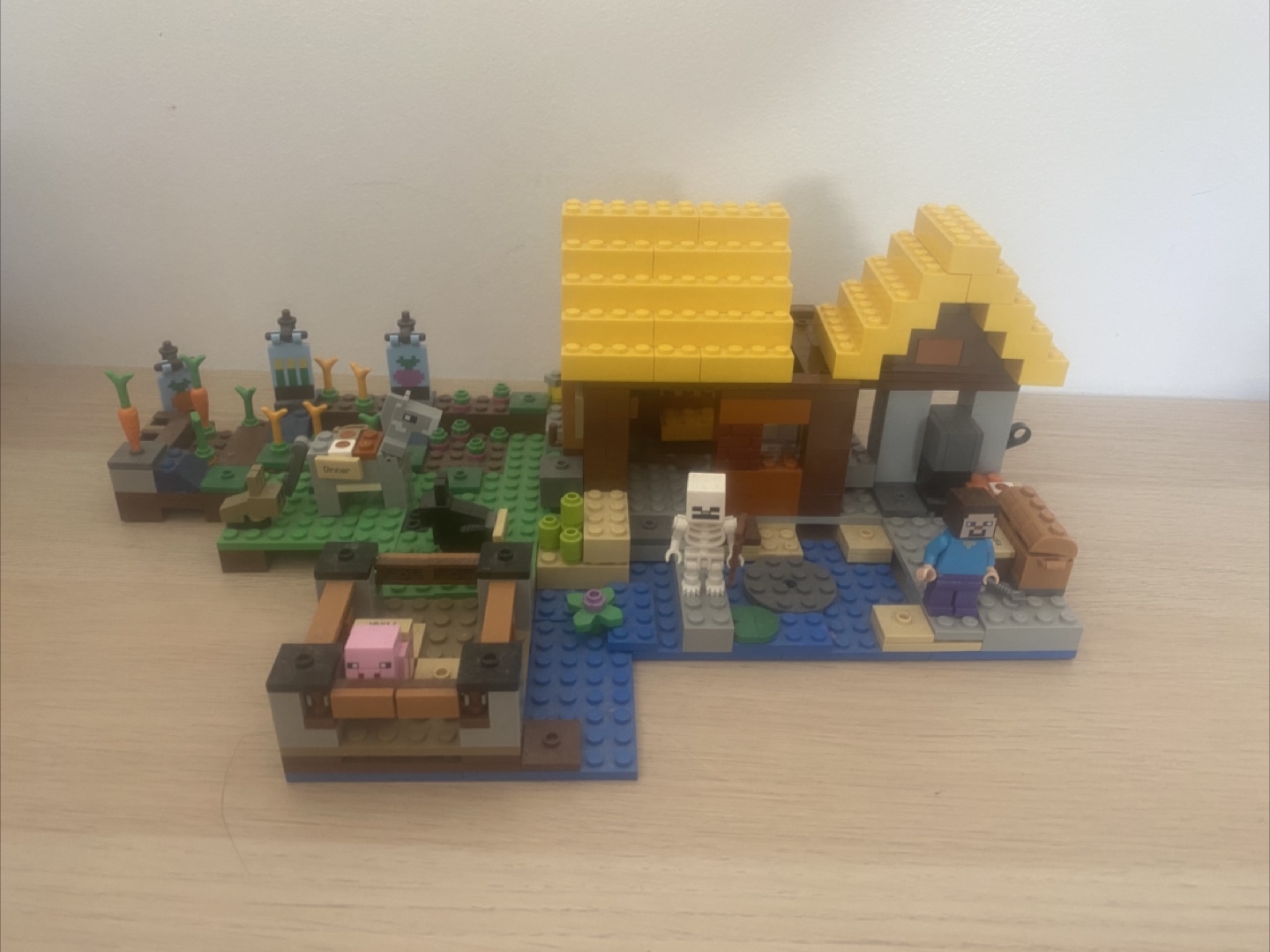 LEGO Minecraft The Farm Cottage Set