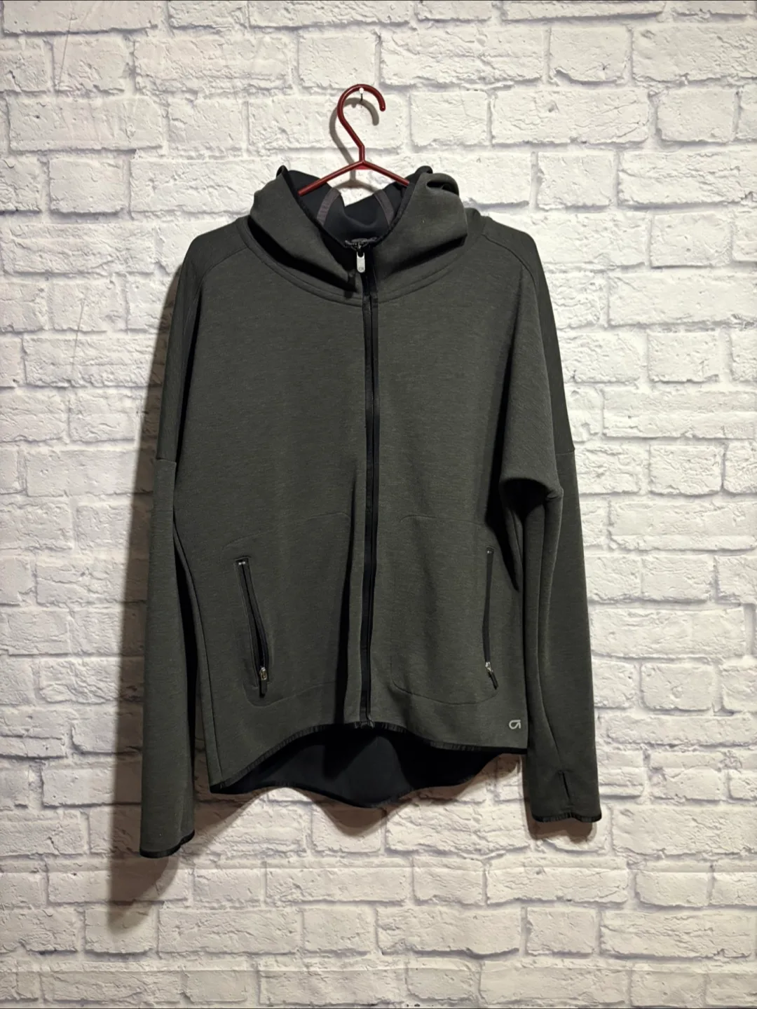 GapFit Breathe Gray Jacket - Size M thumbnail
