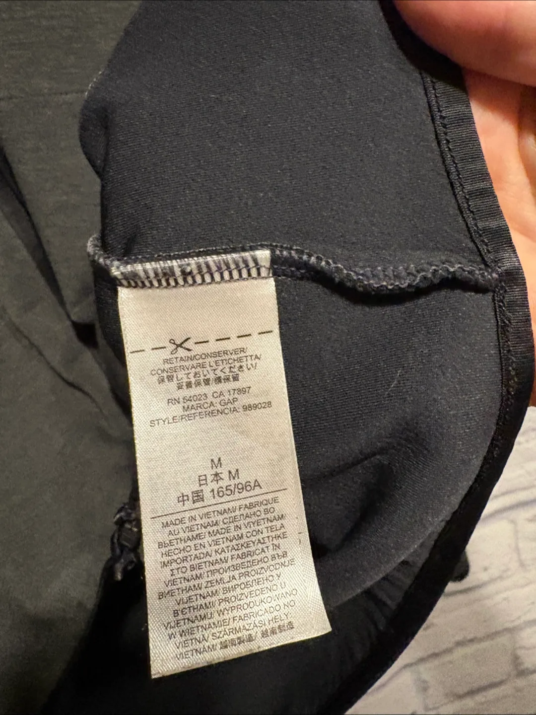 GapFit Breathe Gray Jacket - Size M image indicator(6)