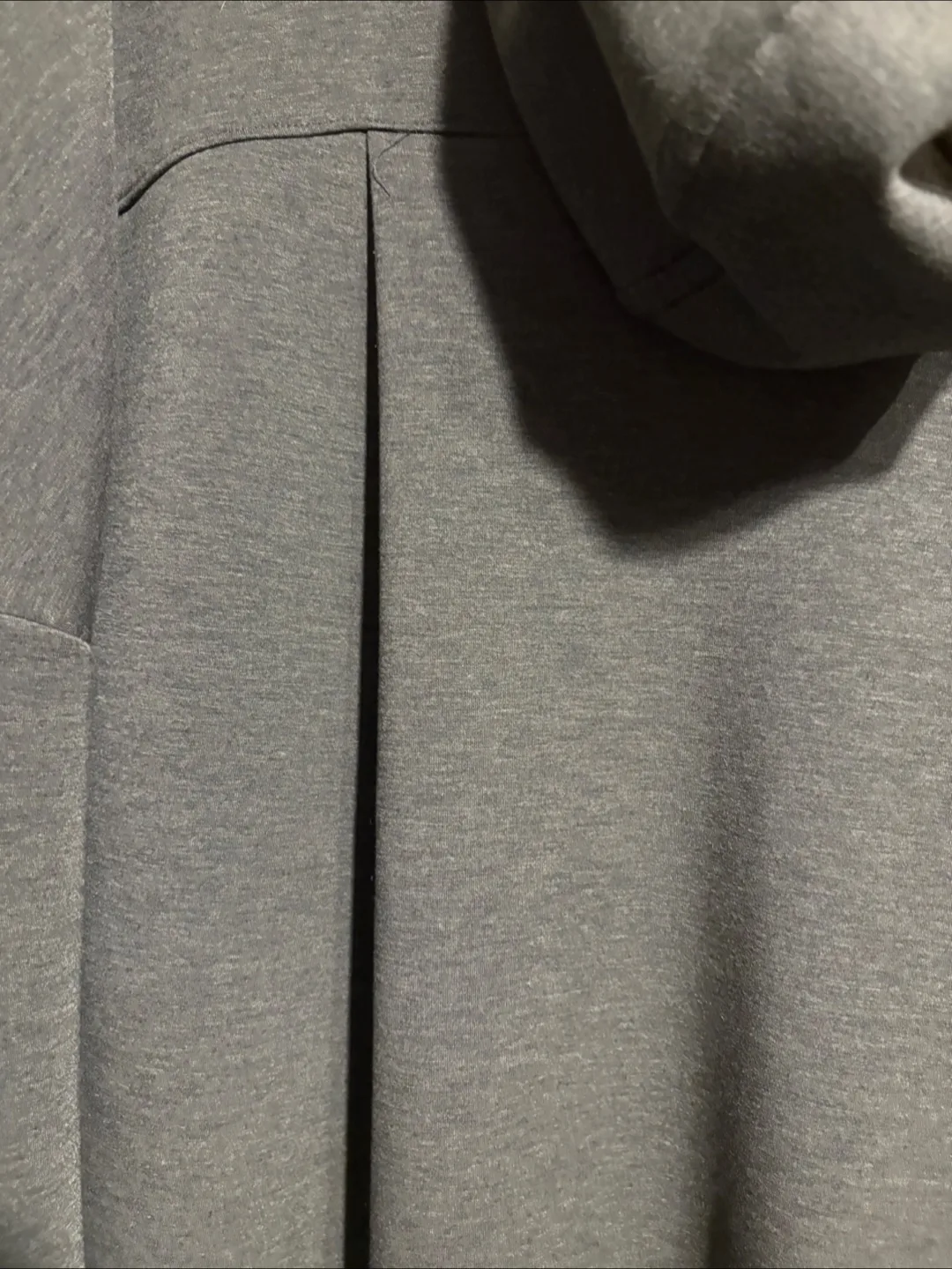 GapFit Breathe Gray Jacket - Size M image indicator(8)