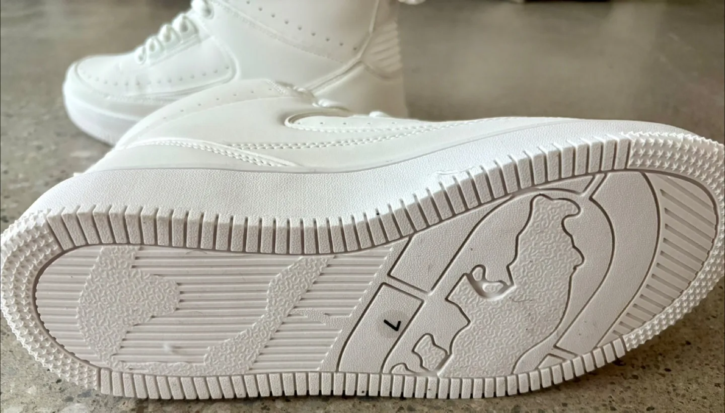 Ecko Unltd. High Top Sneakers White Size 7 image indicator(6)