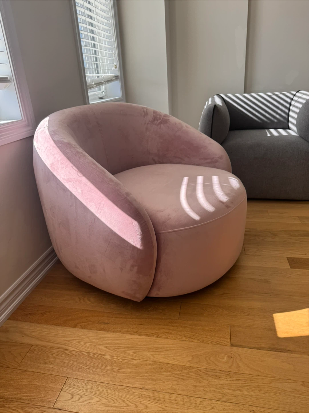 Pink Round Accent Chair - photo 2