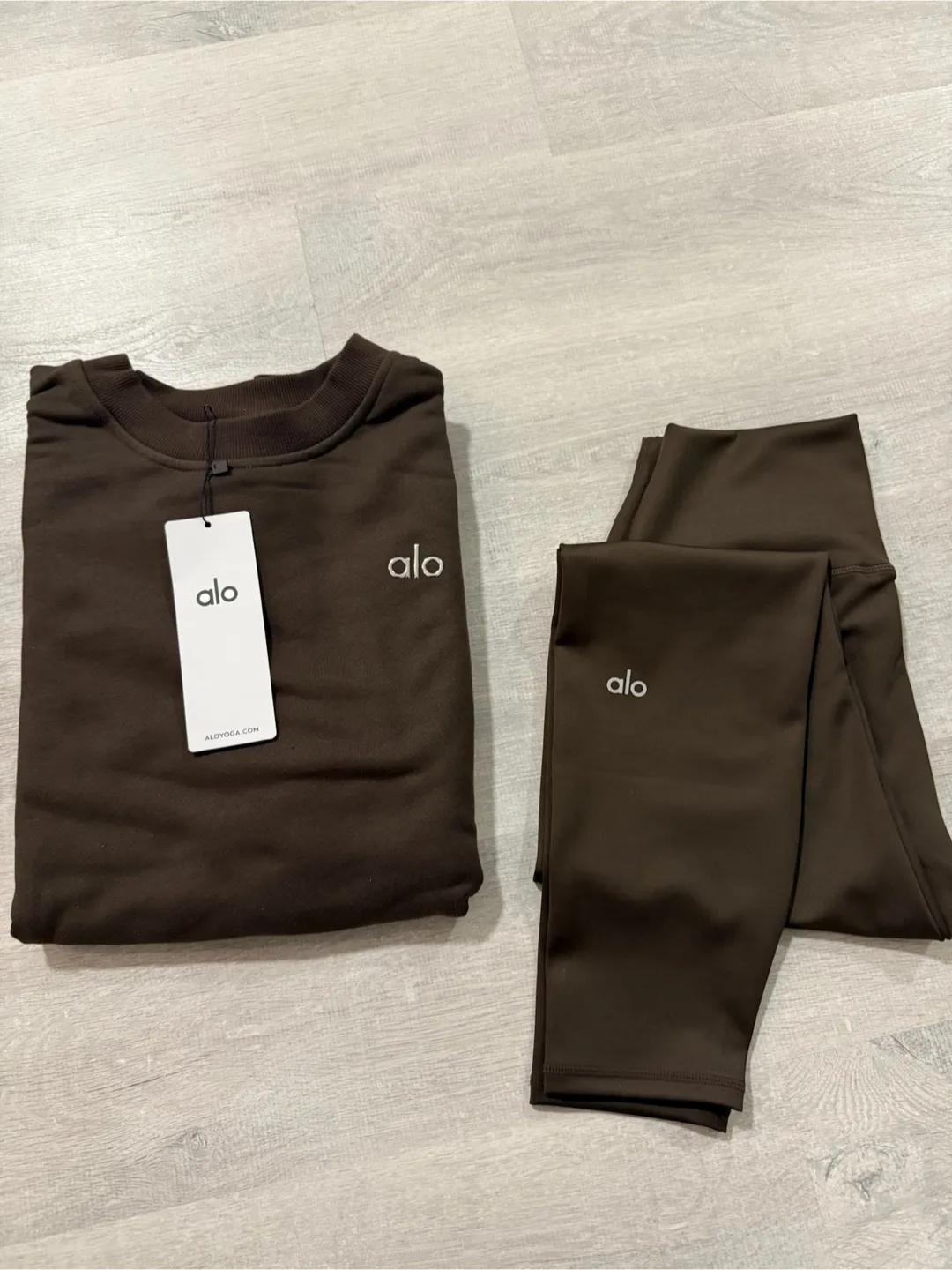 ALO Yoga Crewneck & 7/8 Airlift Leggings Set - Black/Espresso image indicator(2)
