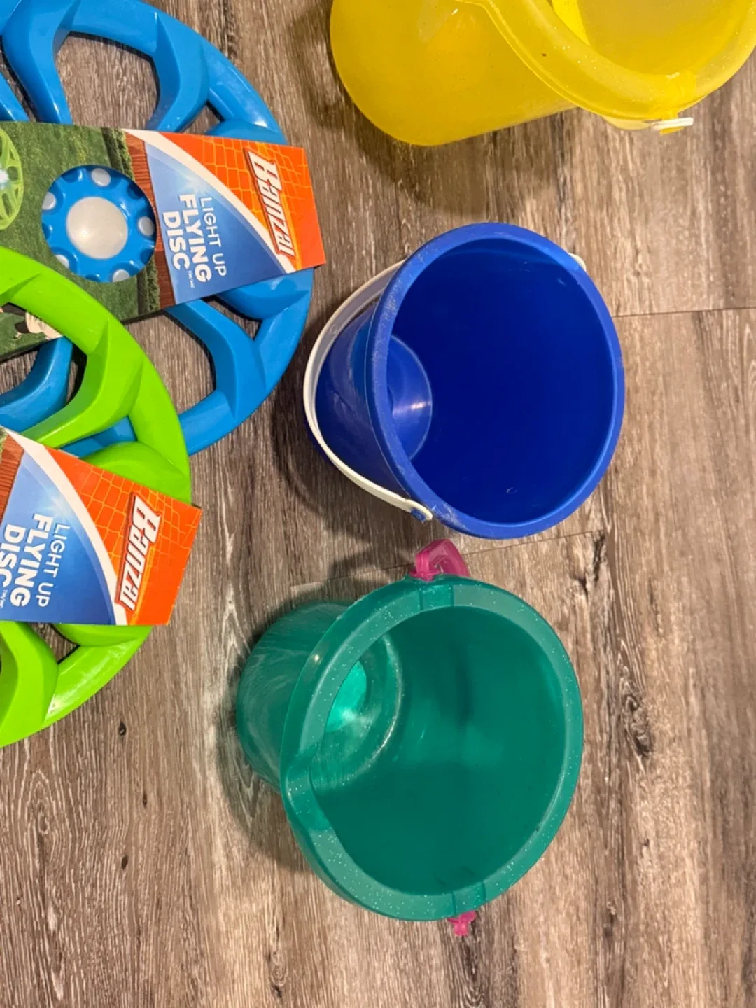 Kids Beach Toys Set - Play Day Beach Ball & More! image indicator(8)