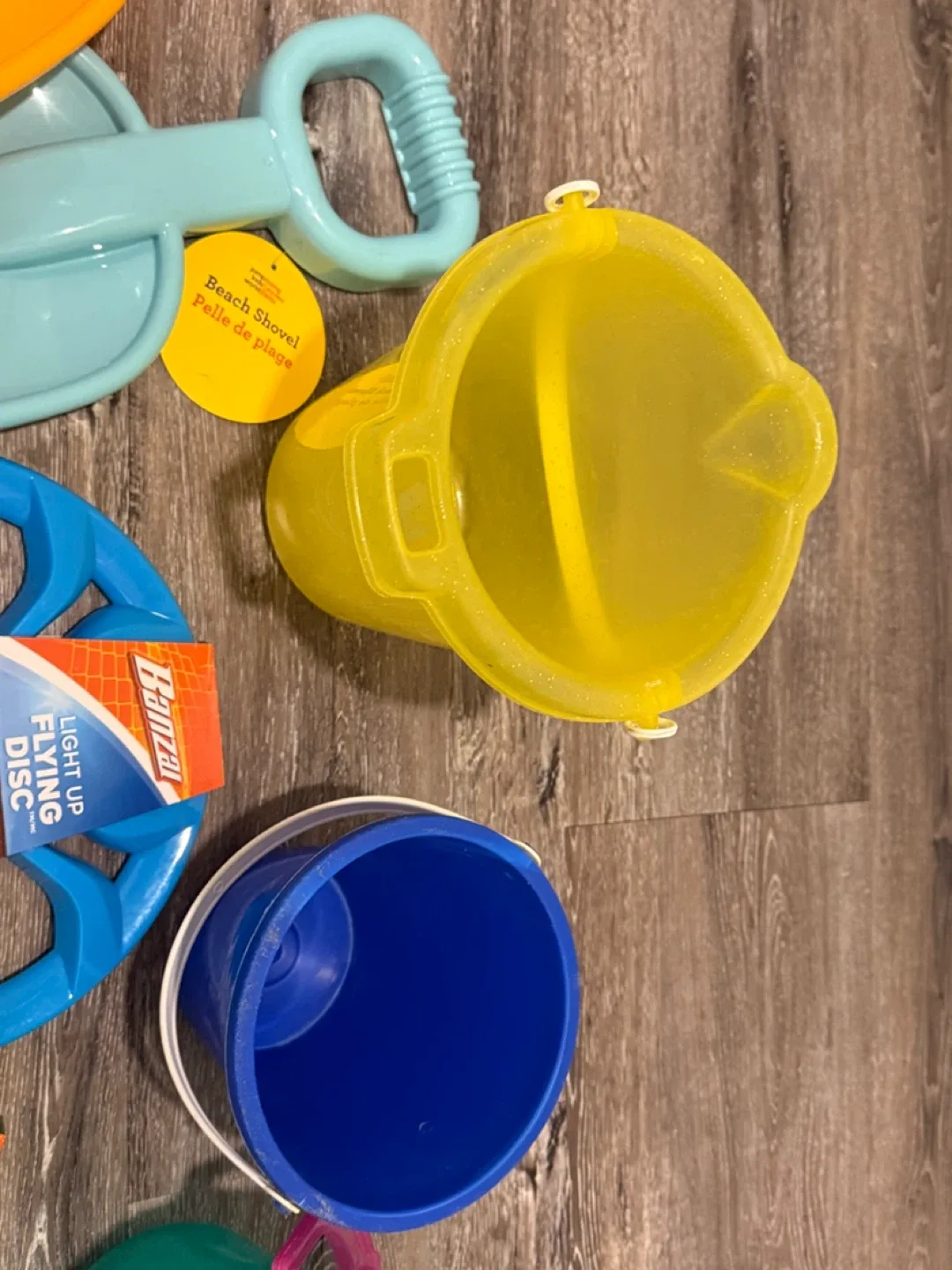 Kids Beach Toys Set - Play Day Beach Ball & More! image indicator(7)