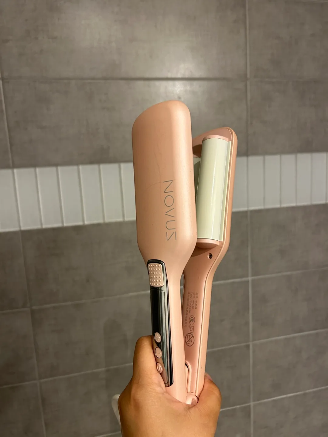 NOVUS Hair Waver Curling Iron - Pink image indicator(4)