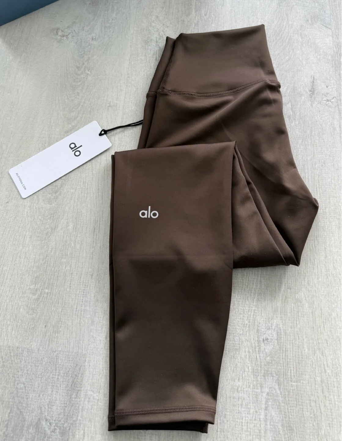 ALO Yoga Crewneck & 7/8 Airlift Leggings Set - Black/Espresso image indicator(5)