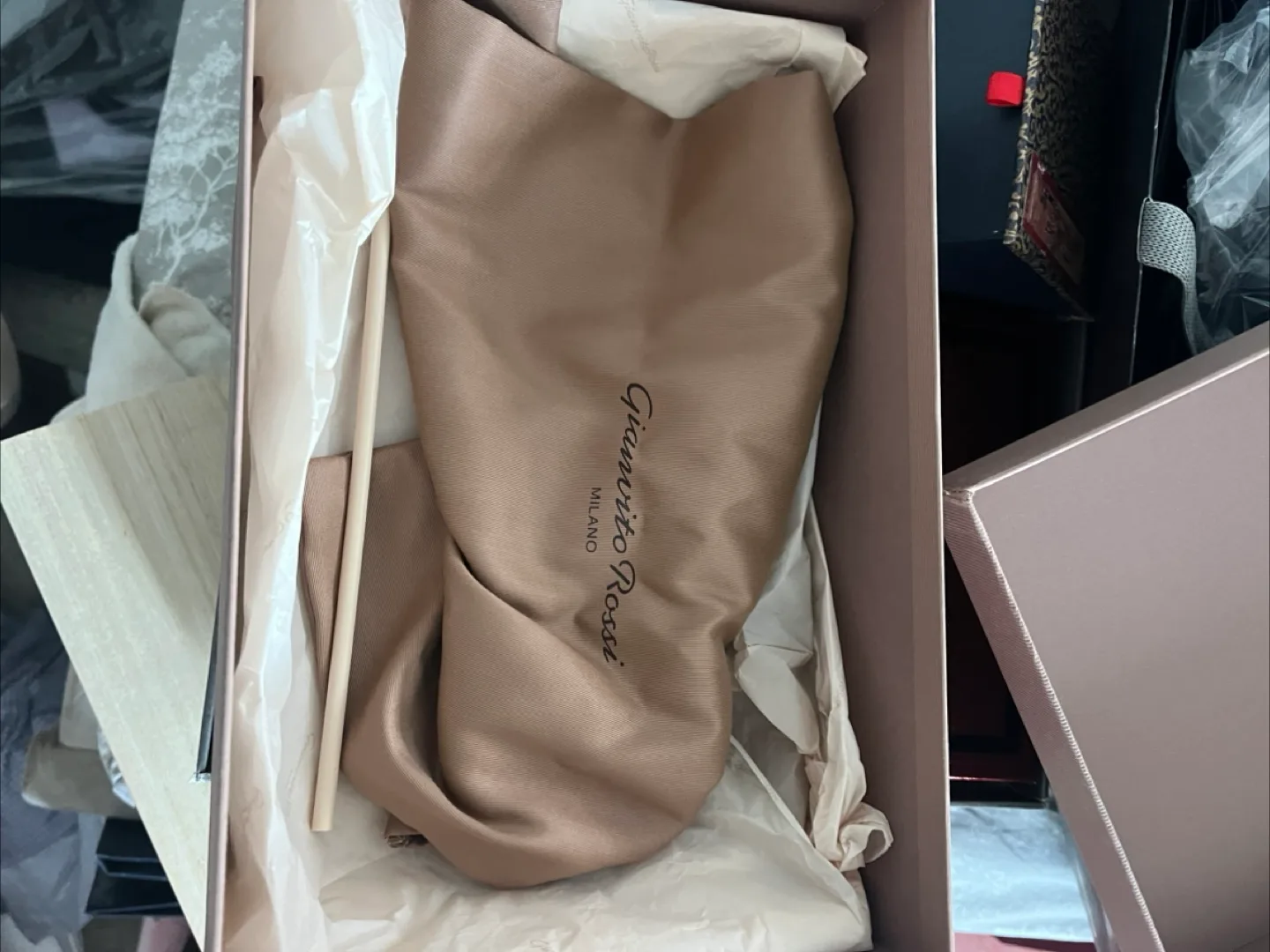 Gianvito Rossi Shoe Box image indicator(5)