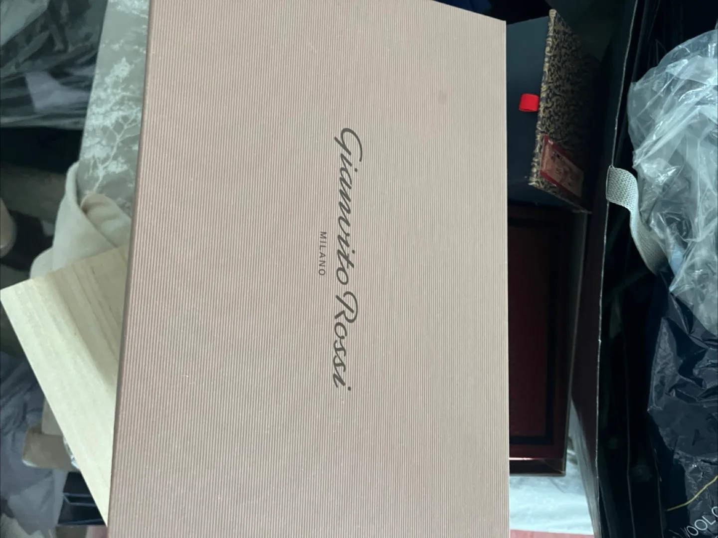 Gianvito Rossi Shoe Box image indicator(4)