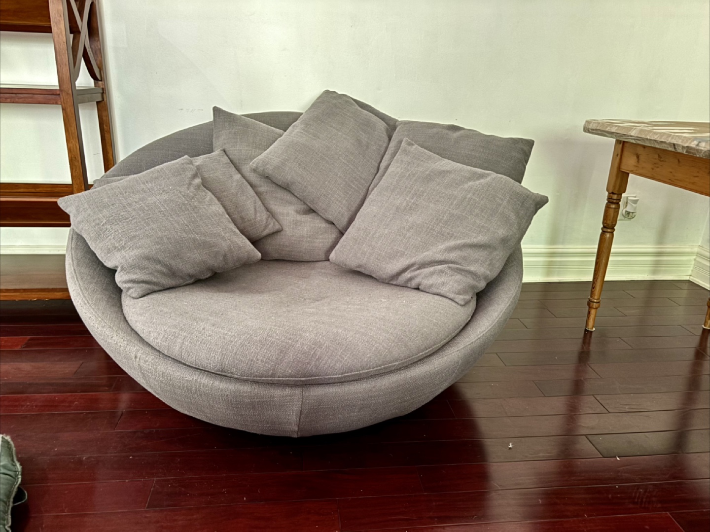 Grey Round nest Chair with Cushions
