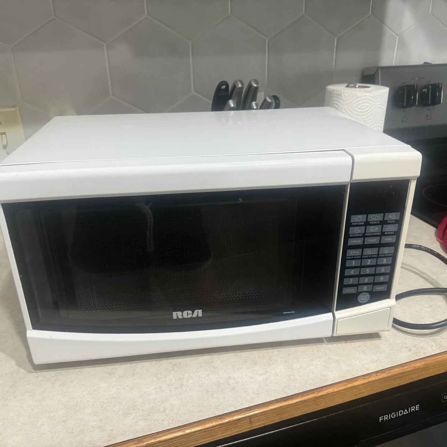 RCA White Microwave Oven