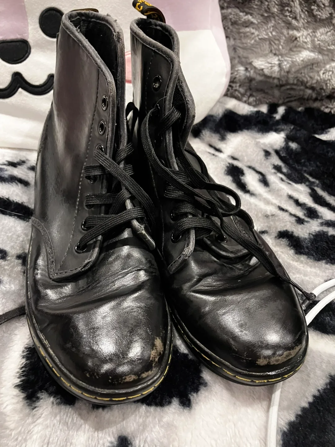 Dr. Martens Black Leather Boots, size 8 🥕 image indicator(2)