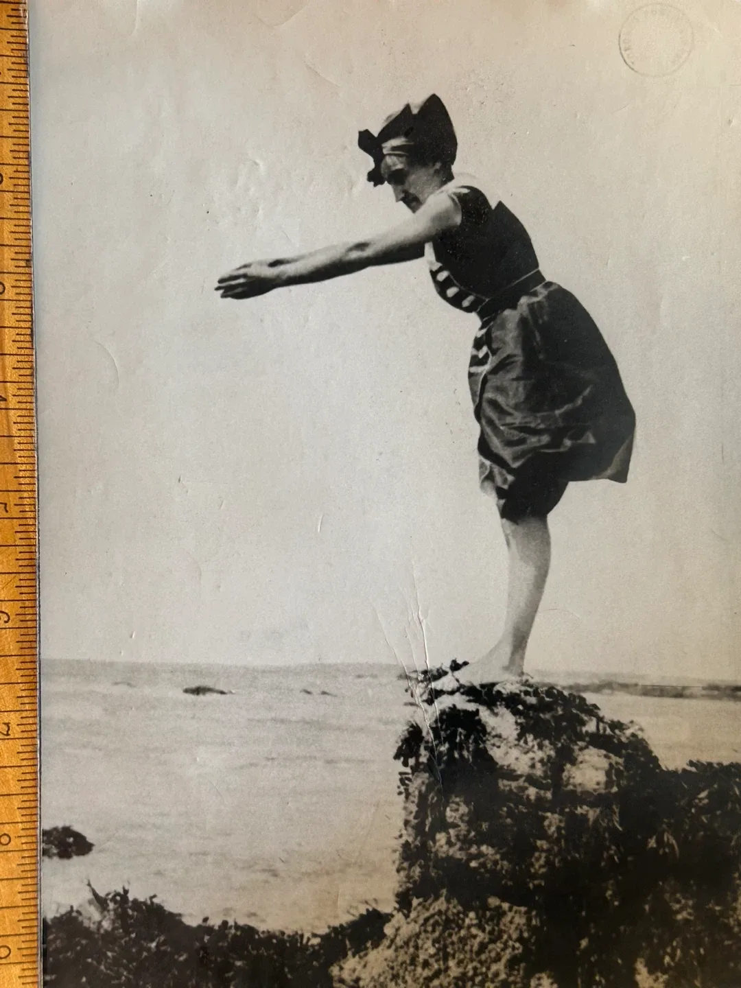 $8 Antique photo art 1910-20s woman swimming diving thumbnail