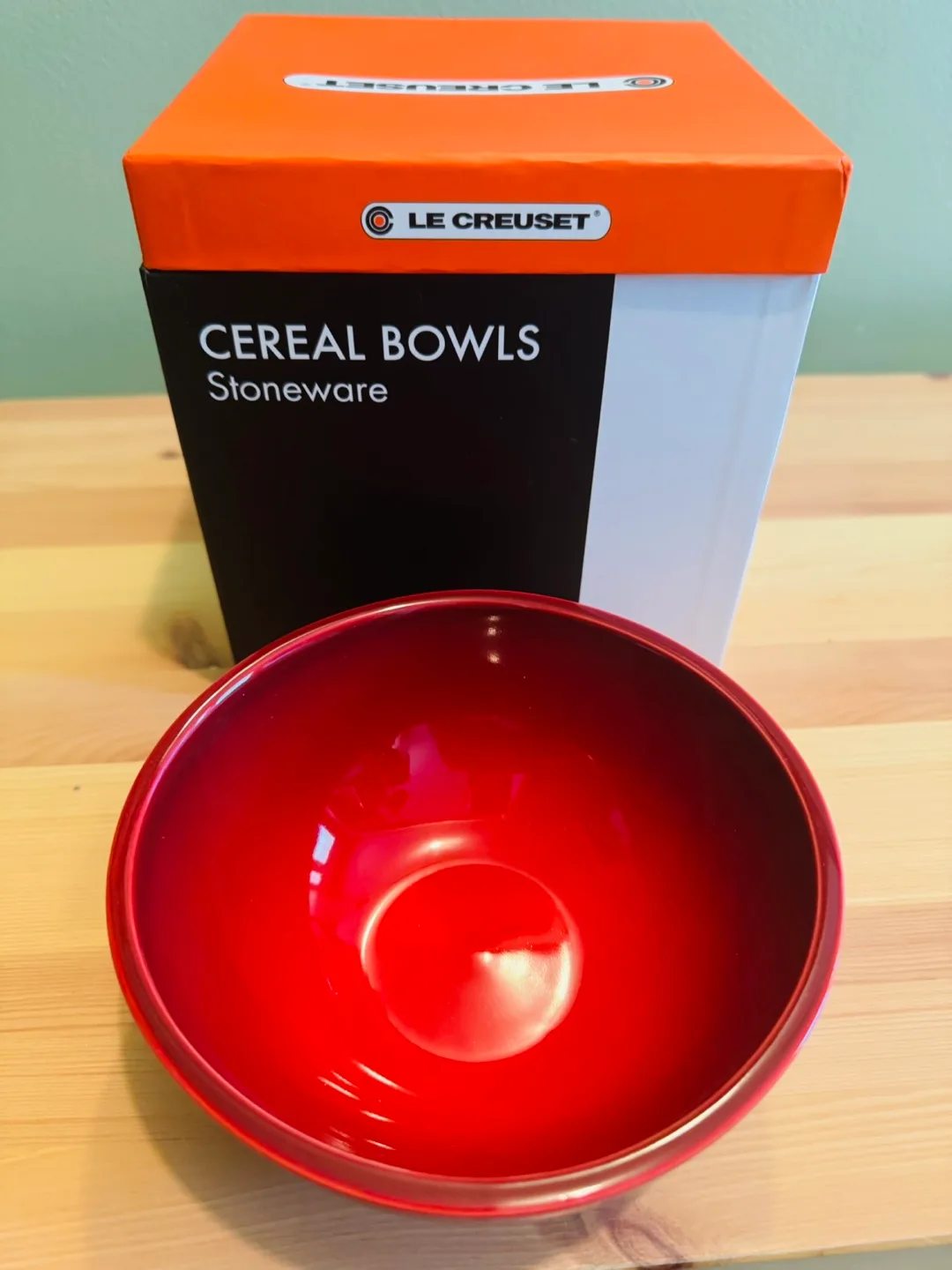 New Le Creuset - Cerise Minimalist Cereal Bowls image indicator(2)