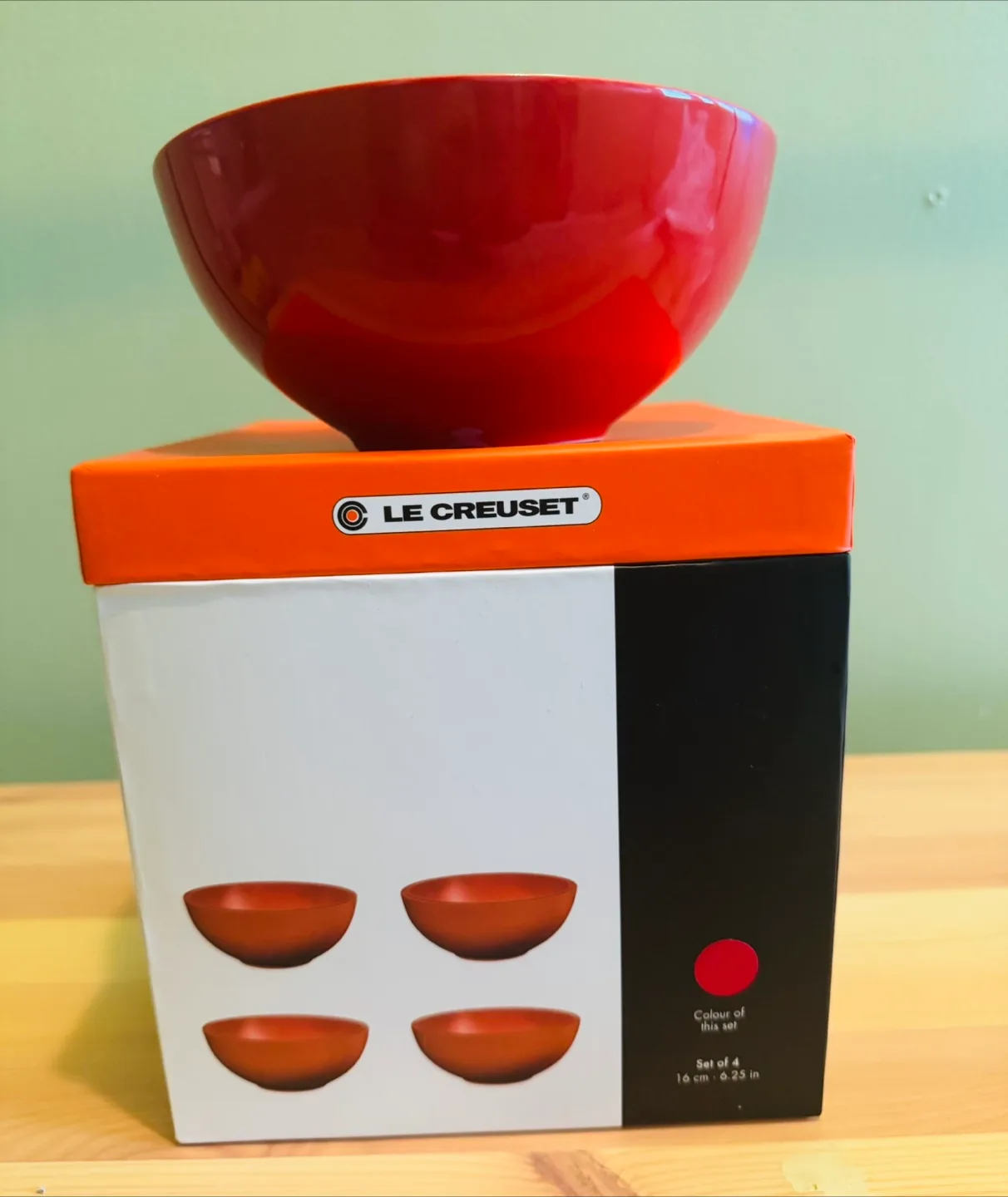 New Le Creuset - Cerise Minimalist Cereal Bowls image indicator(4)