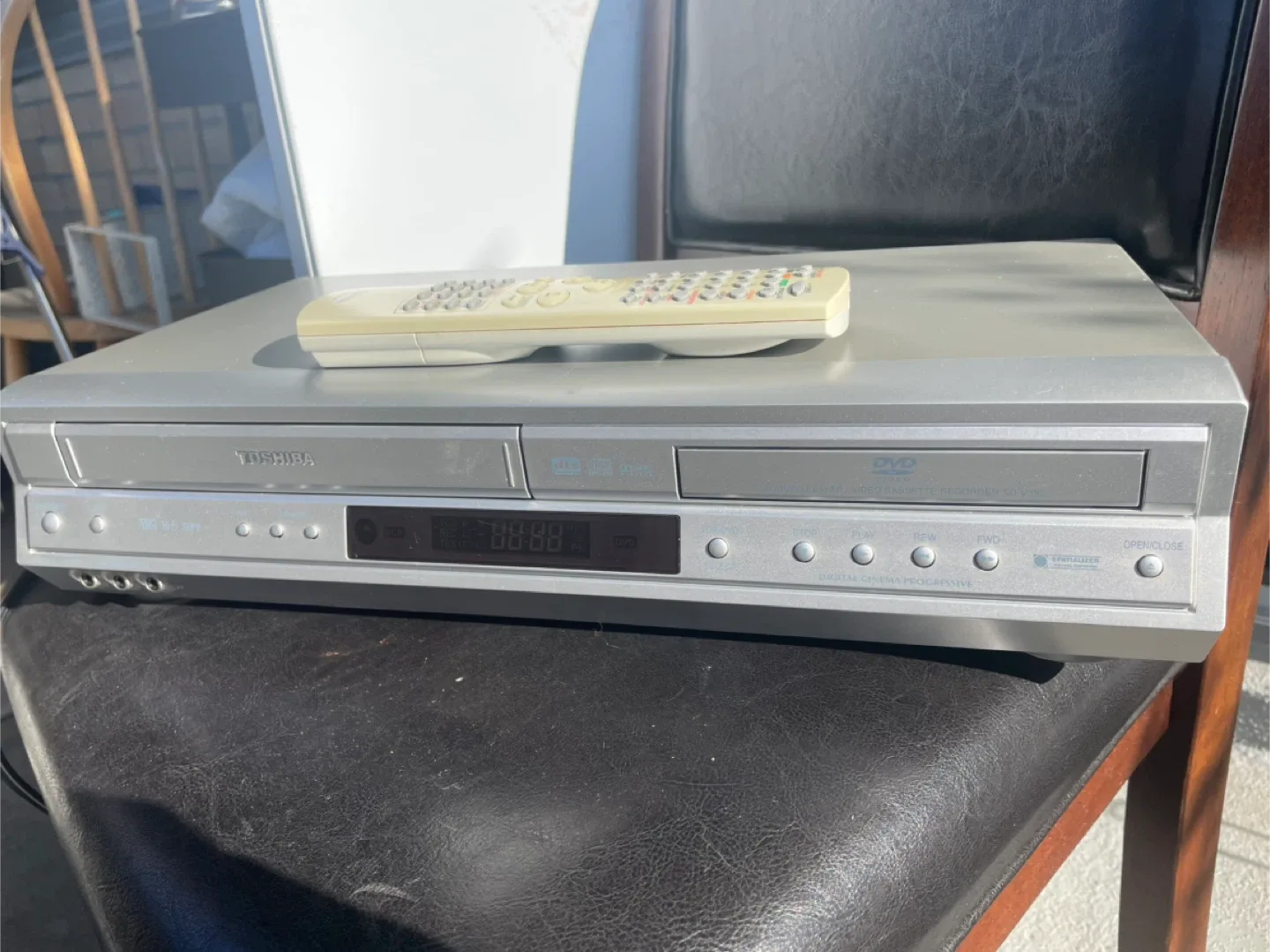 Toshiba DVD/VCR Combo Player SD-V392SC2 image indicator(2)
