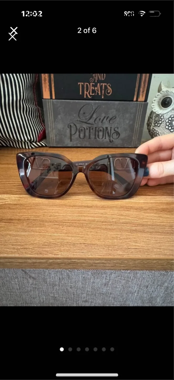 Valentino VA 4073-F Sunglasses thumbnail