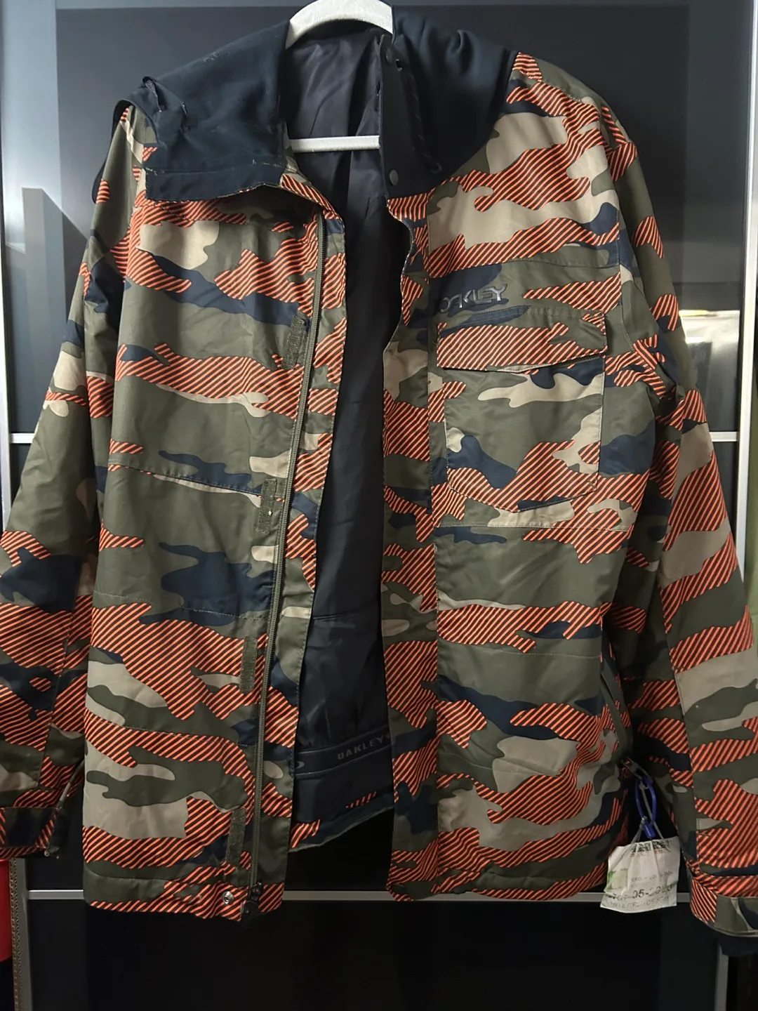 Oakley Camo Jacket - Size L thumbnail