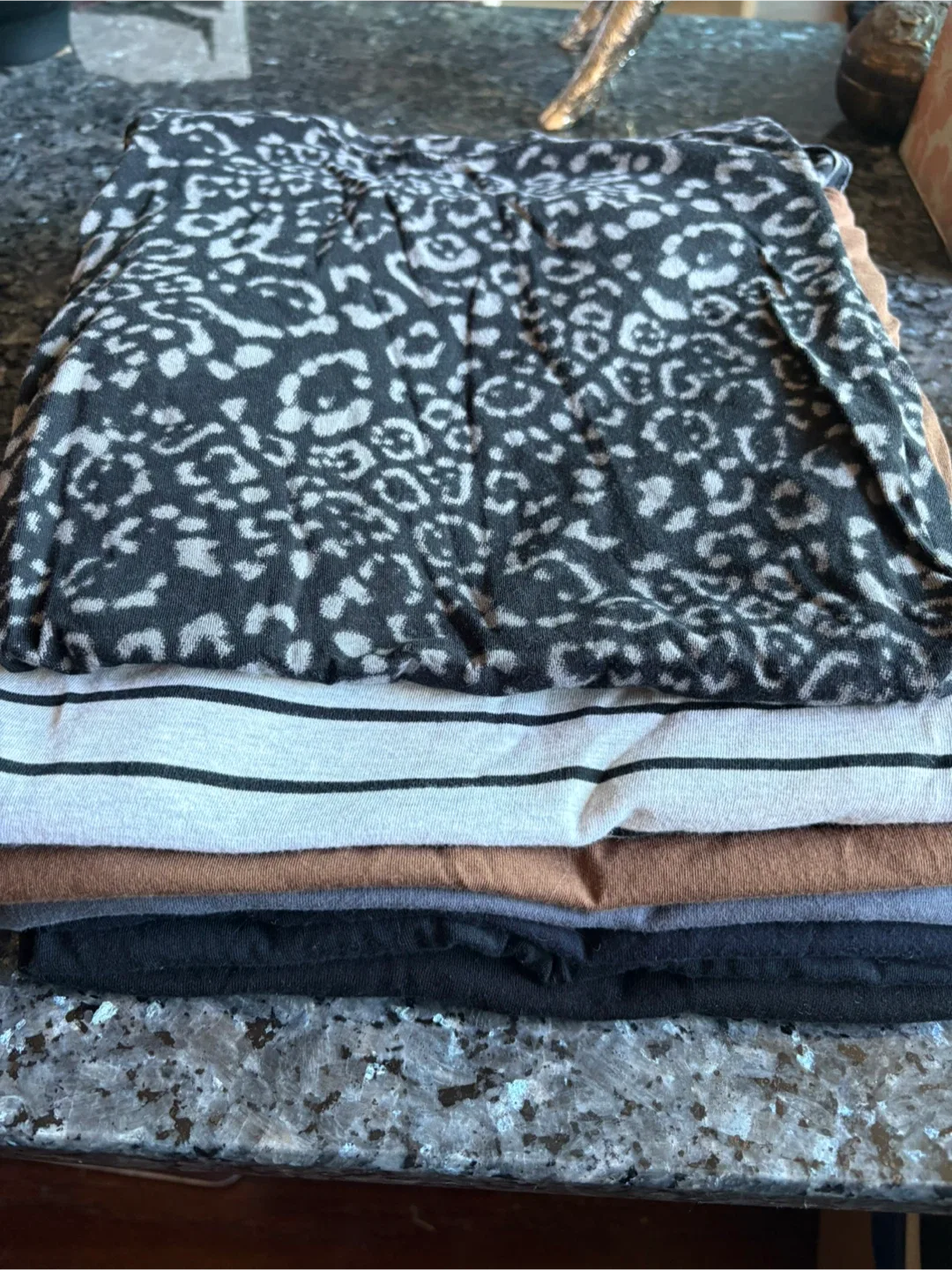 7x Medium Women’s T-shirts thumbnail