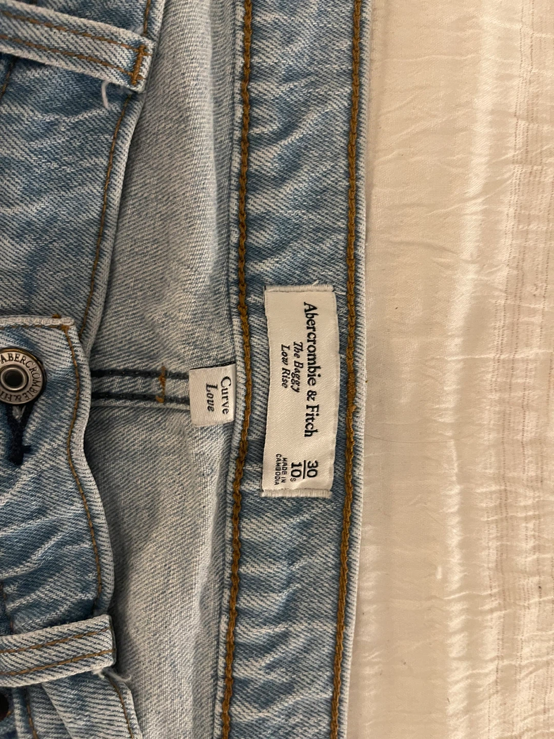 Abercrombie & Fitch The Baggy Low Rise Jeans - Size 30 - photo 2