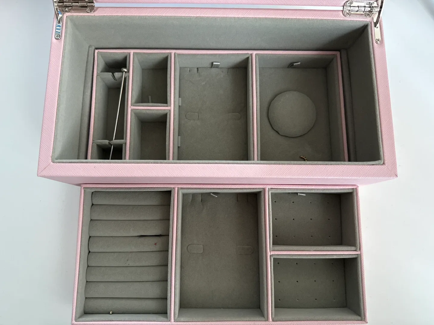 Moving out sale: Pandora Pink Jewellery Box image indicator(2)