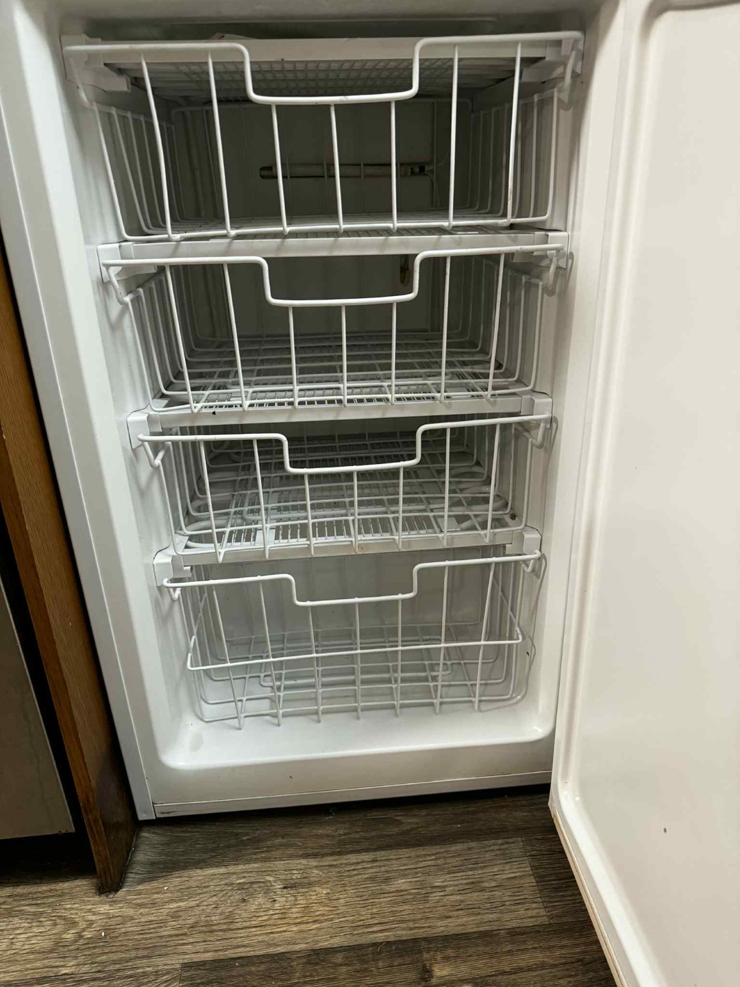 Salton Chest Freezer - White - photo 2