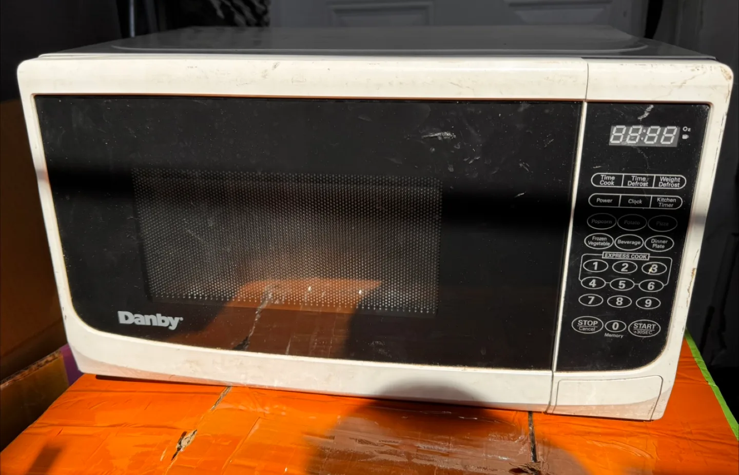 Danby Microwave Oven thumbnail