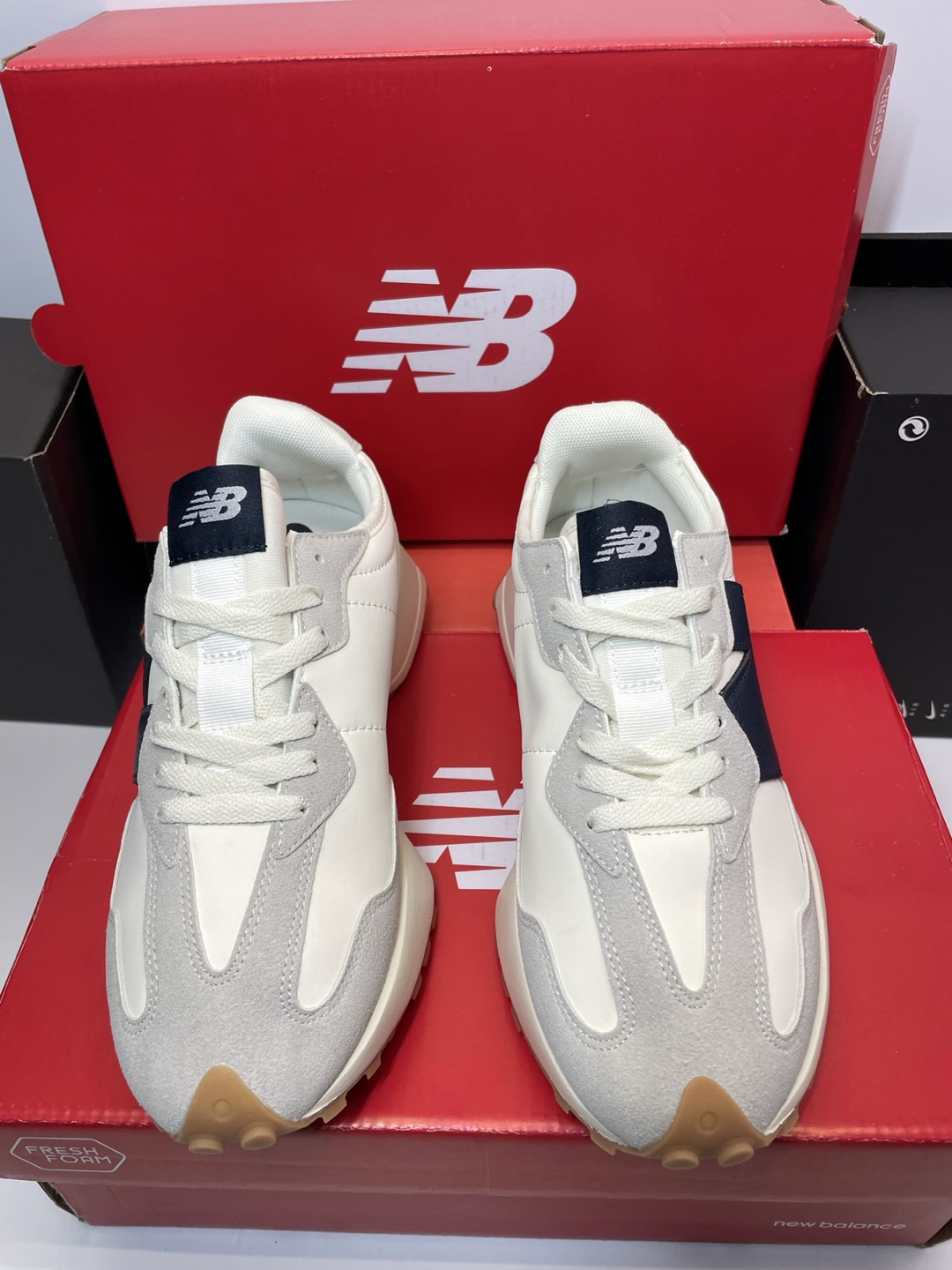New Balance 327 Cream/Navy Sneakers - photo 2