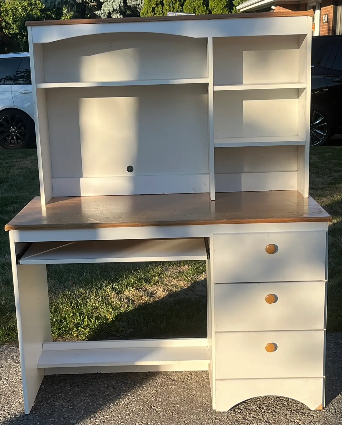 White Wooden Desk with Hutch thumbnail