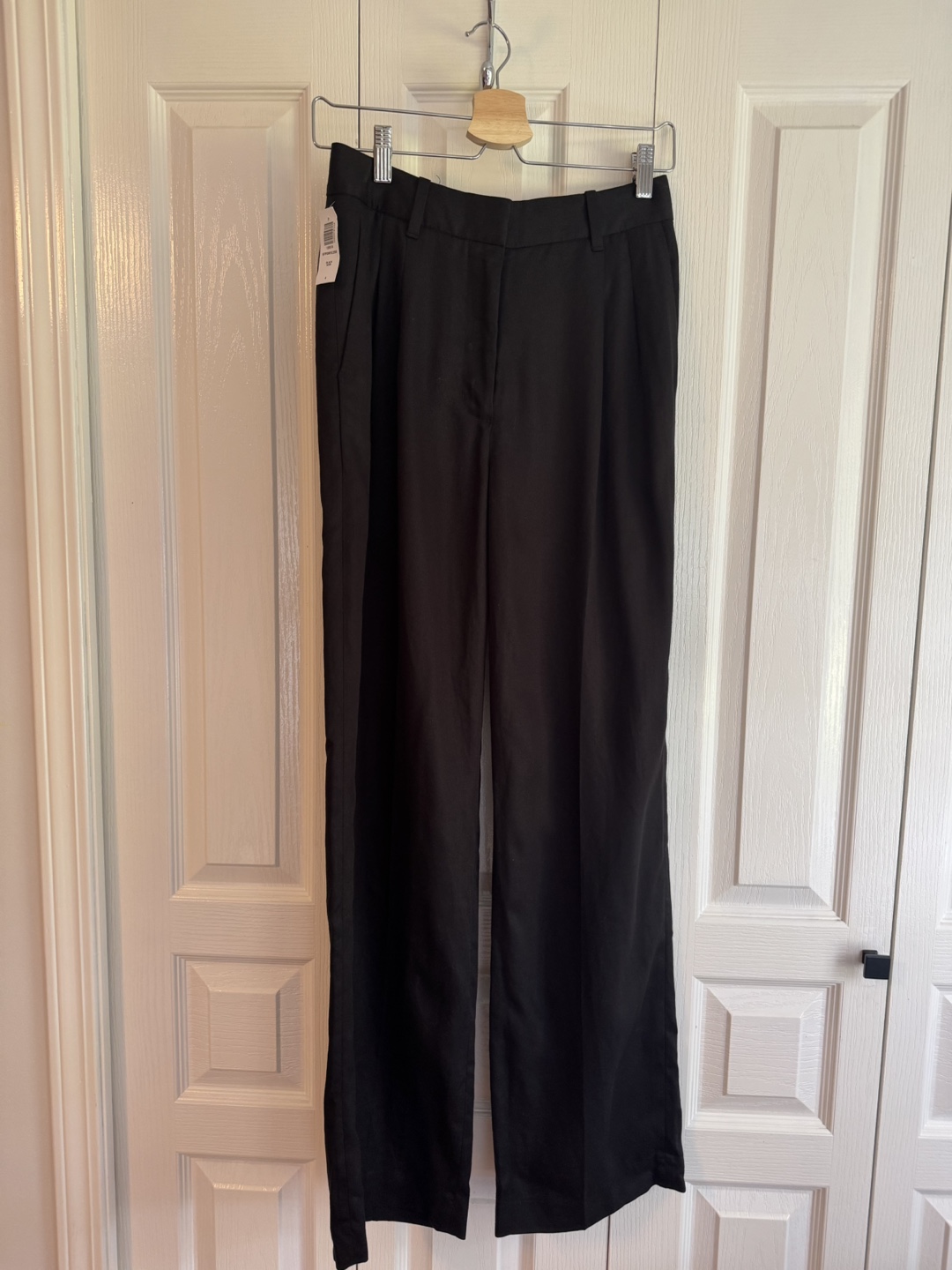 Aritzia The Effortless Pant - Black, Size 4