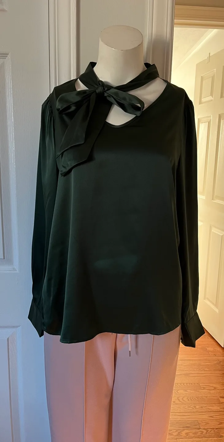 Grace Karin Women's Green Tie-Neck Blouse - Size S image indicator(3)