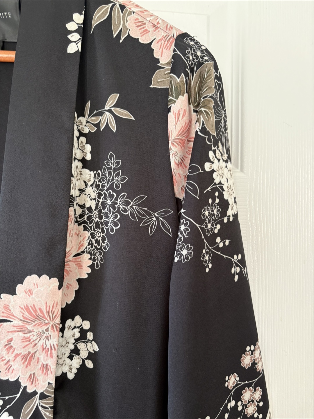 Dynamite Floral Duster blazer- Size M - photo 3