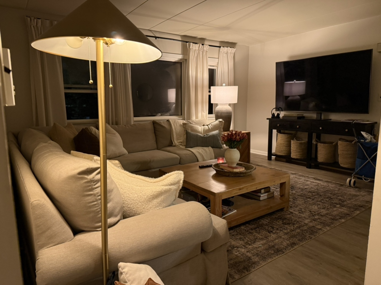 Beige Linen Sectional Sofa - photo 2