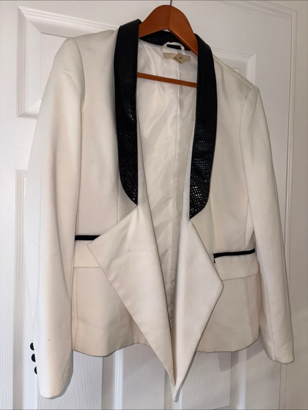 Cream Blazer - Size M image indicator(2)
