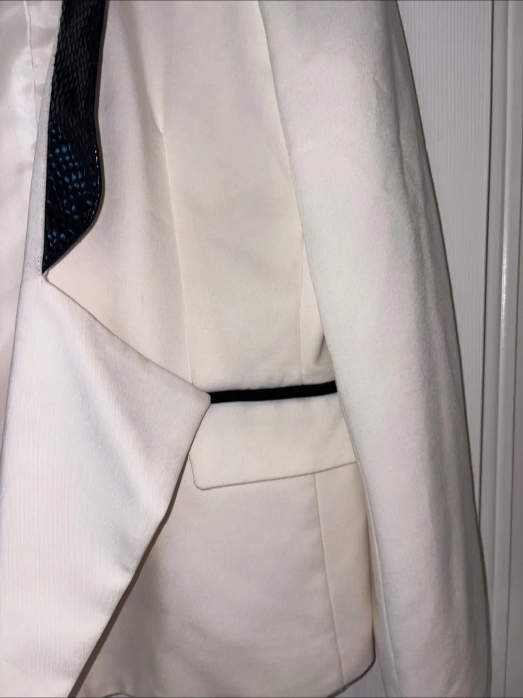 Cream Blazer - Size M image indicator(3)