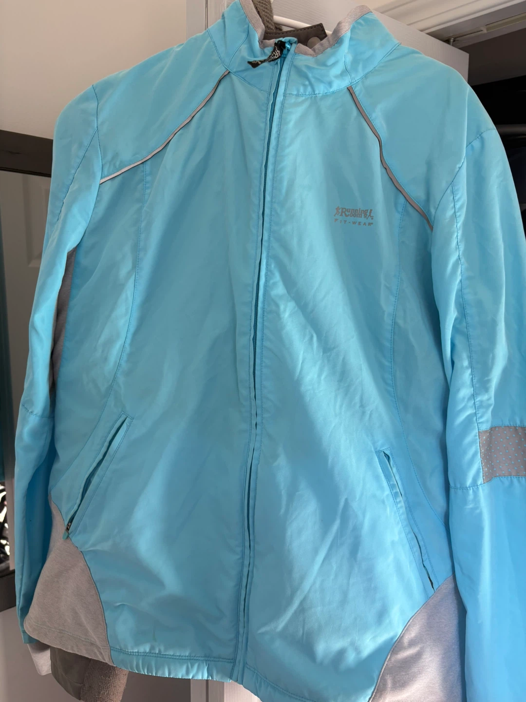 Running Room Fit-Wear Light Blue Jacket