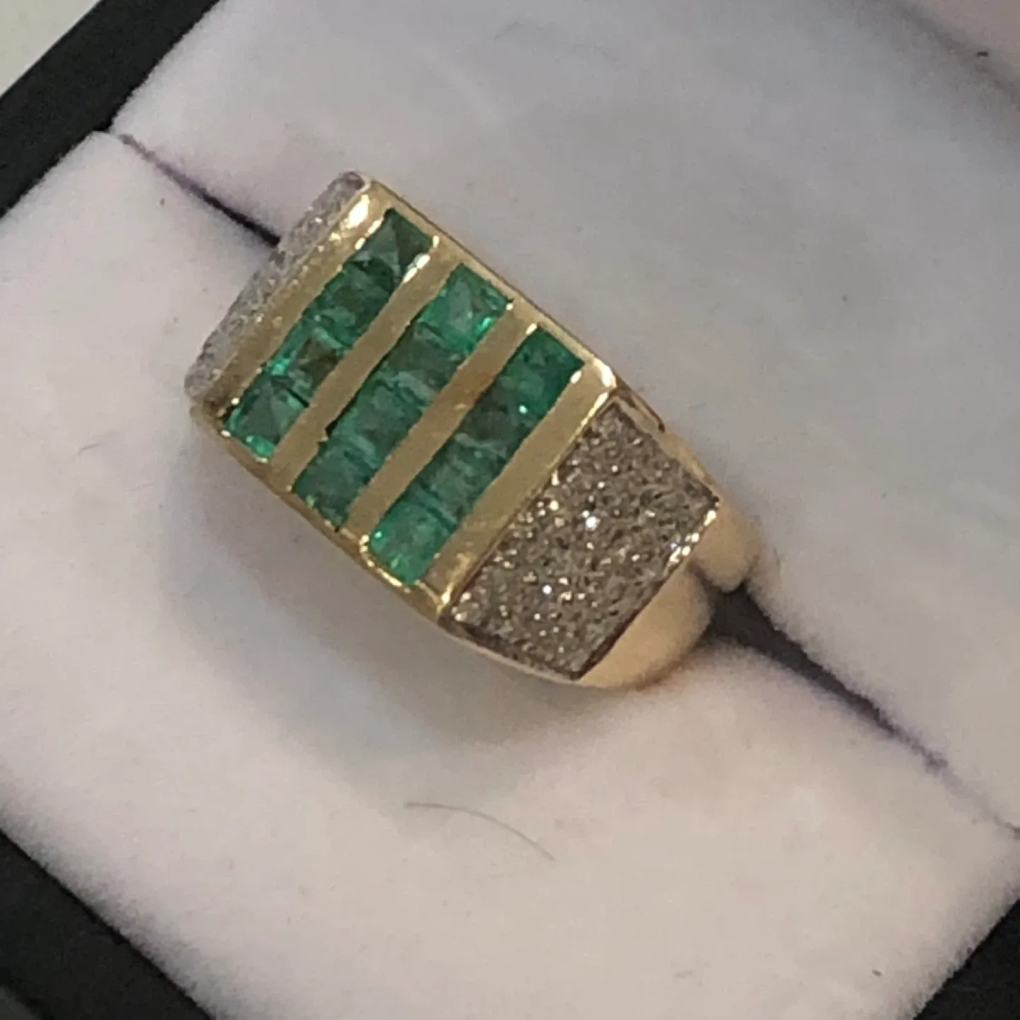 Authentic  Emerald & Diamond 14k sokid Gold Ring image indicator(2)