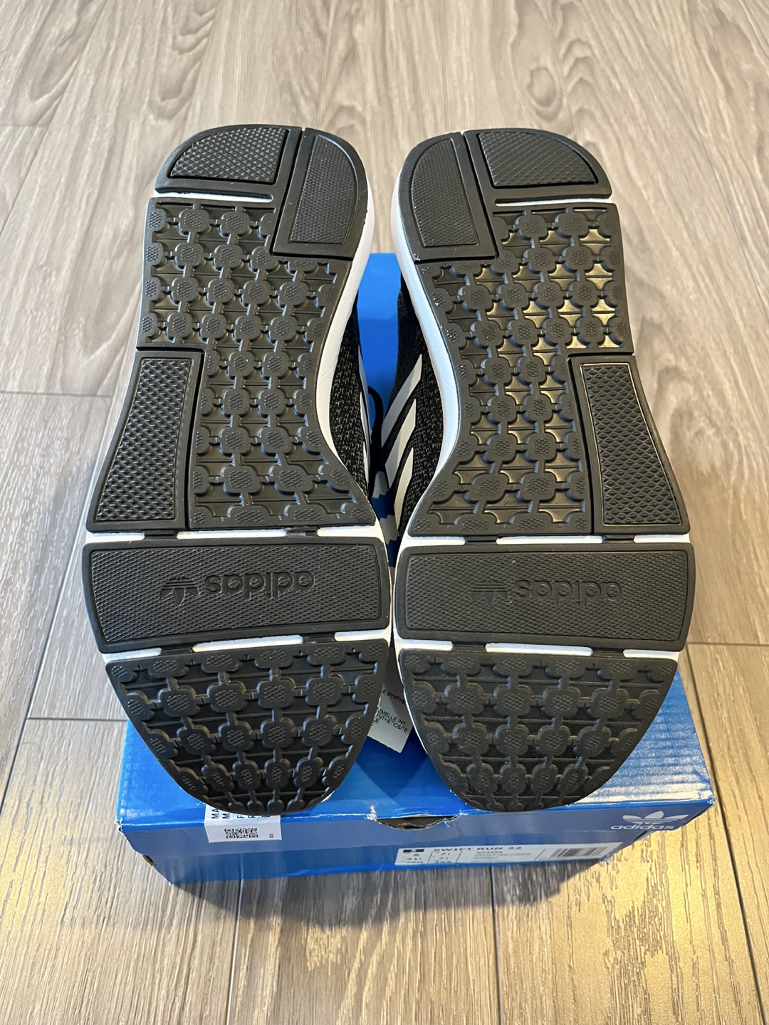 NIB : Adidas Swift Run 22 US8 - photo 5