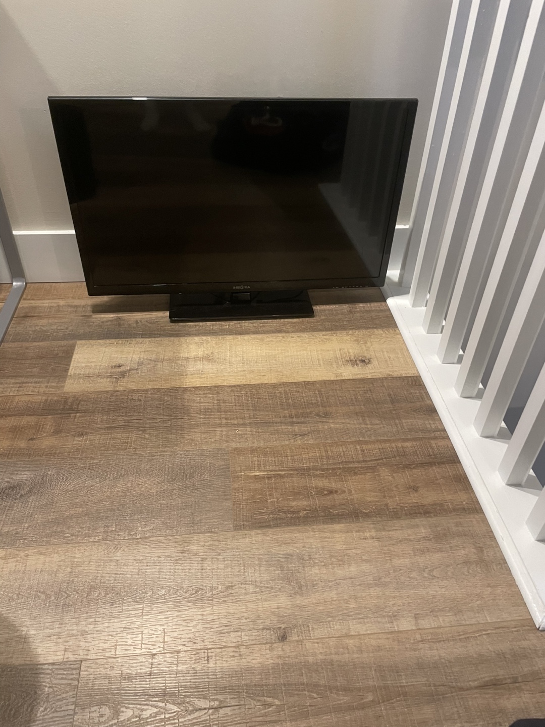 Insignia 32" LED TV & DVD Combo - NS-DVD32Q6A14