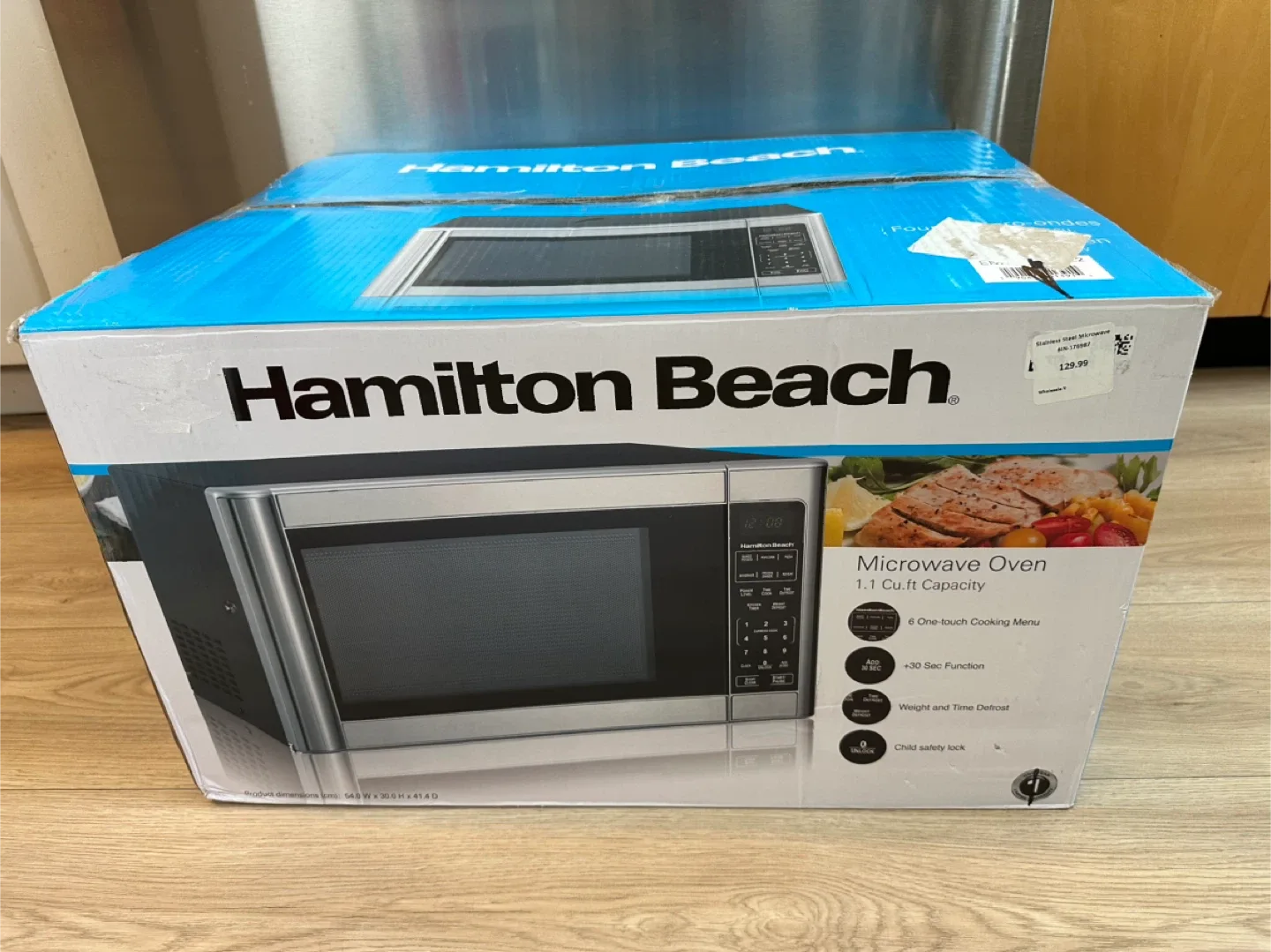 Hamilton Beach 1.1 Cu.ft Microwave Oven - New in Box! thumbnail